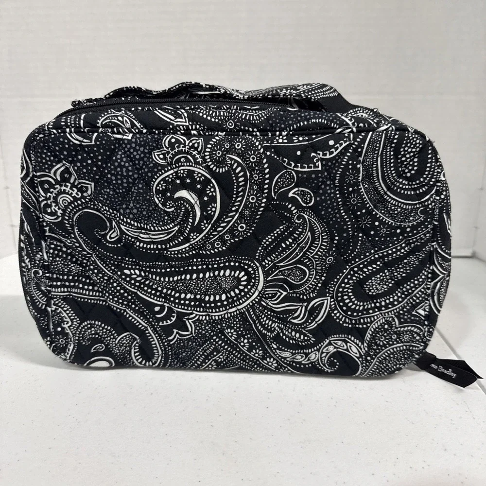 NWT Vera Bradley Quilted Cosmetic Travel Organizer Black White Pisley